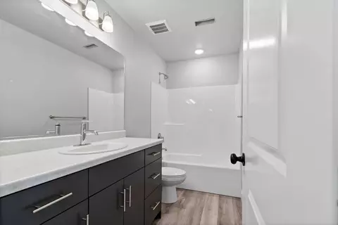 Bath - 574 N 600 W, Smithfield, UT 84335 photo 6 of 13