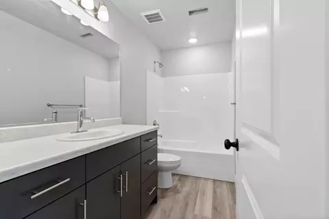 Bath - 574 N 600 W, Smithfield, UT 84335 photo 7 of 13