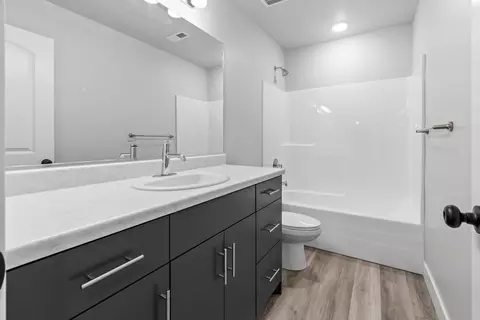 Bath - 574 N 600 W, Smithfield, UT 84335 photo 8 of 13