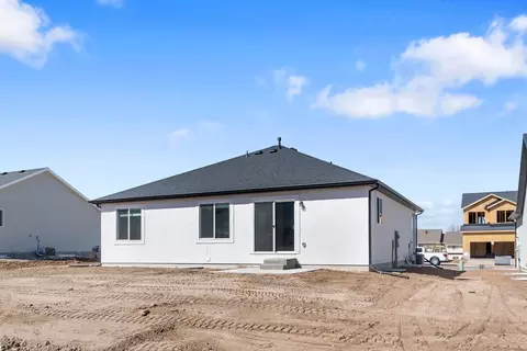 Exterior - 574 N 600 W, Smithfield, UT 84335 photo 6 of 24