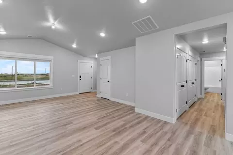 Entry Way - 574 N 600 W, Smithfield, UT 84335 photo 2 of 2