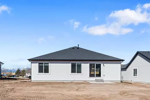 Exterior - 574 N 600 W, Smithfield, UT 84335 photo 7 of 24