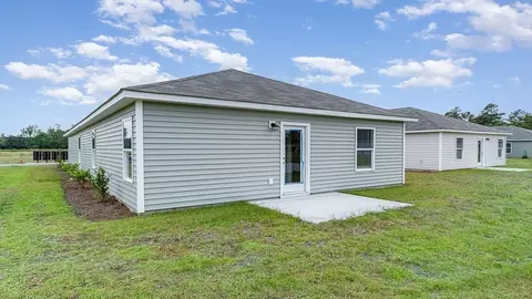 Exterior - 3005 Royal Bluff Ln, Florence, SC 29505 photo 5 of 12