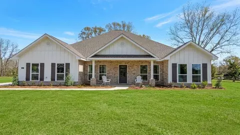 5907 Orchard Ln E, Grand Bay, AL 36541