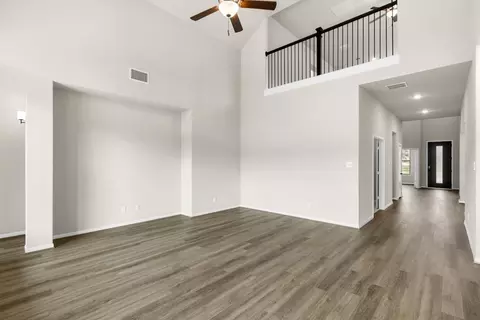Living - 3009 Hickory Haven Ln, Conroe, TX 77385 photo 4 of 6