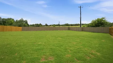 Exterior - 369 Old Stagecoach Rd, Jarrell, TX 76537 photo 4 of 8