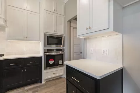 Kitchen - 2800 Heather Hvn, Moore, OK 73160 photo 5 of 15