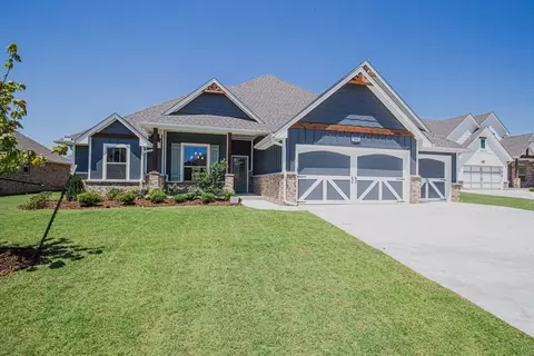 Exterior - 2800 Heather Hvn, Moore, OK 73160 photo 3 of 27
