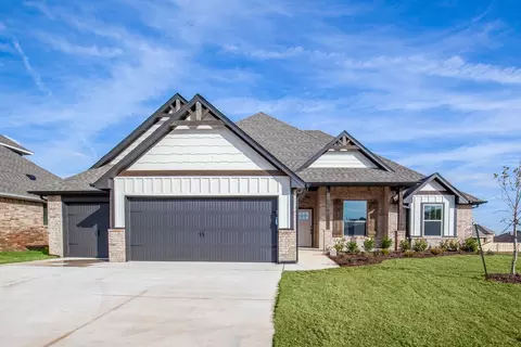 Exterior - 2800 Heather Hvn, Moore, OK 73160 photo 2 of 27