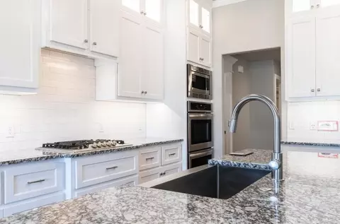 Kitchen - 2800 Heather Hvn, Moore, OK 73160 photo 8 of 15