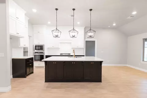 Kitchen - 2800 Heather Hvn, Moore, OK 73160 photo 1 of 15