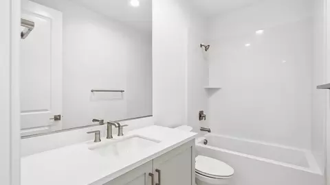 Bath - 1717 Central Pkwy, Dublin, CA 94568 photo 4 of 6