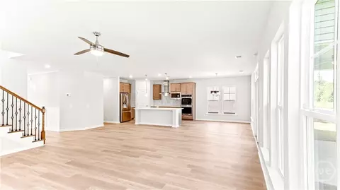 Living - 148 Como Dr, Pooler, GA 31322 photo 3 of 8