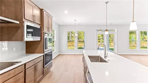 Kitchen - 148 Como Dr, Pooler, GA 31322 photo 2 of 3