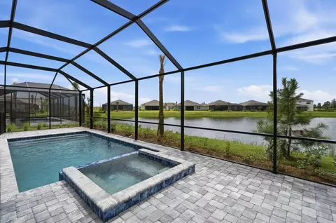 Exterior - 3027 Pineberry Xing, Parrish, FL 34219 photo 2 of 4