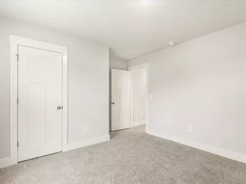 910 Rising Oak Ct, Spartanburg, SC 29301
