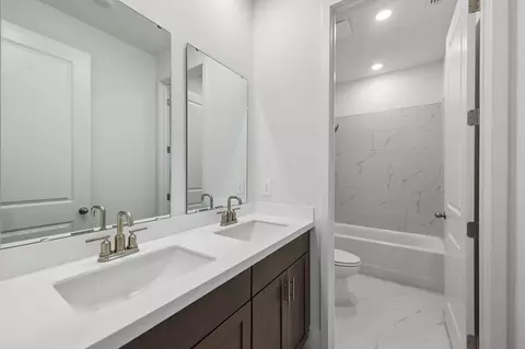 Bath - 4295 Darby Ct, Eustis, FL 32736 photo 2 of 3