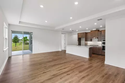 Living - 4295 Darby Ct, Eustis, FL 32736 photo 2 of 4