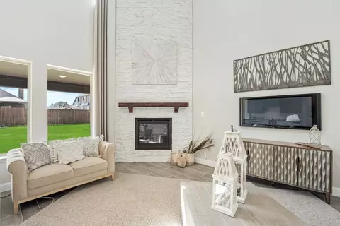 Living - 1706 Baldwin Dr, Cedar Hill, TX 75104 photo 1 of 6