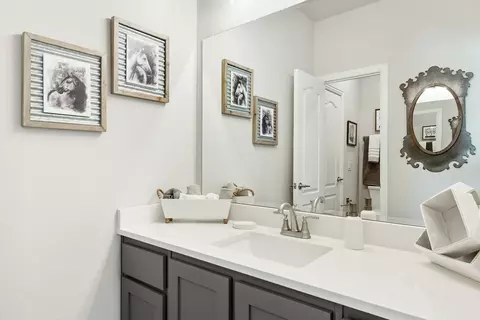 Bath - 1706 Baldwin Dr, Cedar Hill, TX 75104 photo 3 of 5