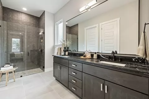Bath - 209 Simba St, Georgetown, TX 78626 photo 2 of 4