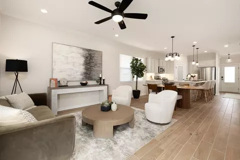 Living - 5101 Carambola Ln, Laredo, TX 78046 photo 1 of 3
