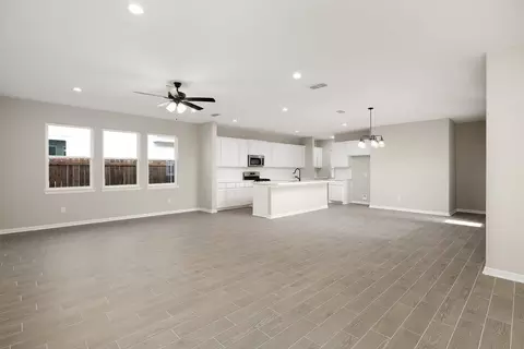 Living - 5101 Carambola Ln, Laredo, TX 78046 photo 3 of 3