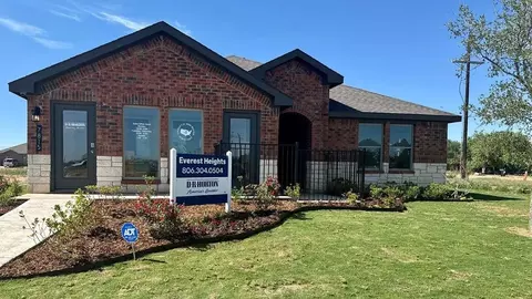 7818 92nd St, Lubbock, TX 79424
