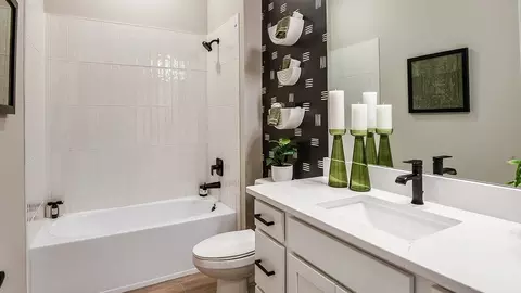 Bath - 1009 Tassleflower Trl, Saint Cloud, FL 34771 photo 3 of 15