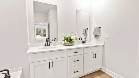 Bath - 18418 Spring Hill Dr, Saucier, MS 39574 photo 3 of 5