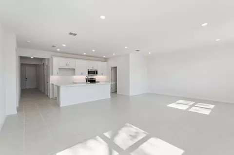 Living - 4275 Darby Ct, Eustis, FL 32736 photo 1 of 3