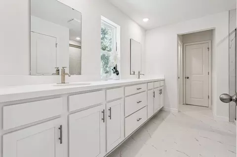 Bath - 4275 Darby Ct, Eustis, FL 32736 photo 2 of 2