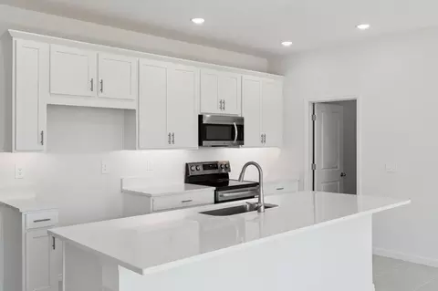 Kitchen - 4275 Darby Ct, Eustis, FL 32736 photo 2 of 9