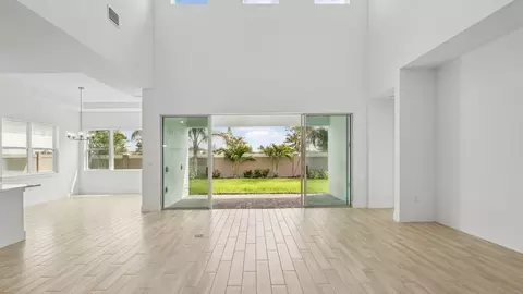 Living - 8308 Golden Beach Ct, Parrish, FL 34219 photo 4 of 7