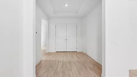Entry Way - 8308 Golden Beach Ct, Parrish, FL 34219 photo 1 of 2