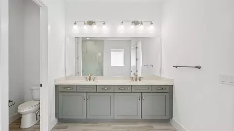 Bath - 8308 Golden Beach Ct, Parrish, FL 34219 photo 2 of 5