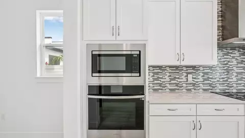 Kitchen - 8308 Golden Beach Ct, Parrish, FL 34219 photo 2 of 5