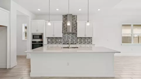 Kitchen - 8308 Golden Beach Ct, Parrish, FL 34219 photo 1 of 5