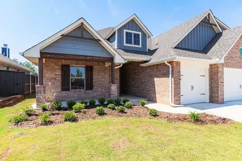 Exterior - 932 Hydrangea Way, Edmond, OK 73034 photo 23 of 33