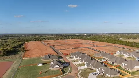 View/Area - 932 Hydrangea Way, Edmond, OK 73034 photo 16 of 17