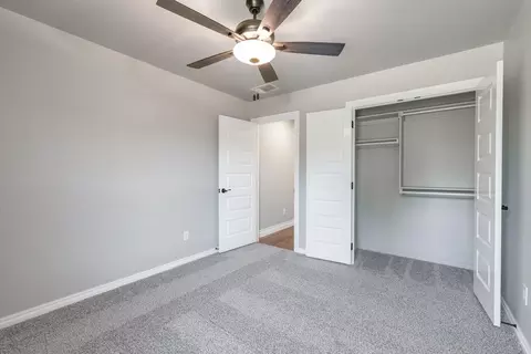 Bedroom - 932 Hydrangea Way, Edmond, OK 73034 photo 5 of 11