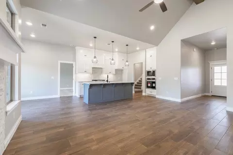 Living - 932 Hydrangea Way, Edmond, OK 73034 photo 3 of 16