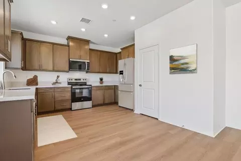 Kitchen - 1243 Trojan Cir, Perris, CA 92571 photo 10 of 15