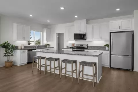 Kitchen - 1243 Trojan Cir, Perris, CA 92571 photo 4 of 15