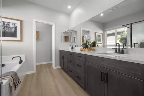 Bath - 1243 Trojan Cir, Perris, CA 92571 photo 4 of 10