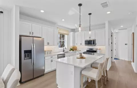 Kitchen - 6852 Willow Bank Dr, Clermont, FL 34714 photo 2 of 6