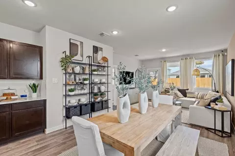 Dining - 5518 Franklin Hls, Von Ormy, TX 78073 photo 2 of 4