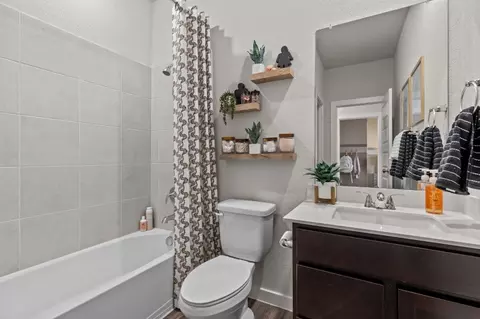 Bath - 5518 Franklin Hls, Von Ormy, TX 78073 photo 3 of 3