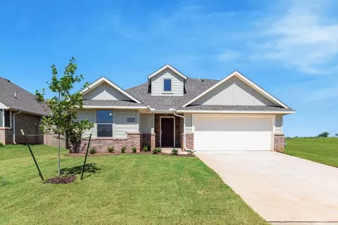 Exterior - 2800 Heather Hvn, Moore, OK 73160 photo 2 of 24