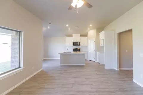 Living - 2800 Heather Hvn, Moore, OK 73160 photo 6 of 13
